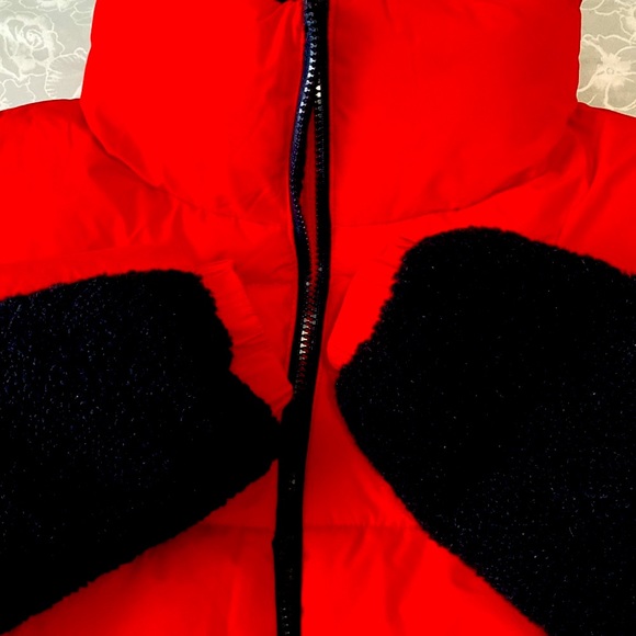 Red - Picture 2 of 10